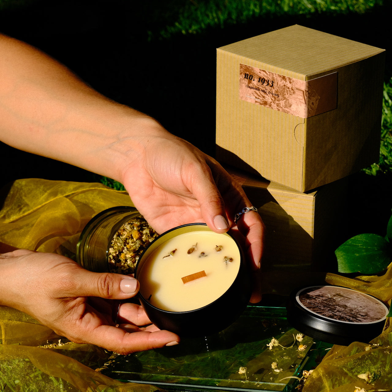 No. 1933 Beeswax Coco Creme Candle {Chamomile & Honey} – La Lumbre Co